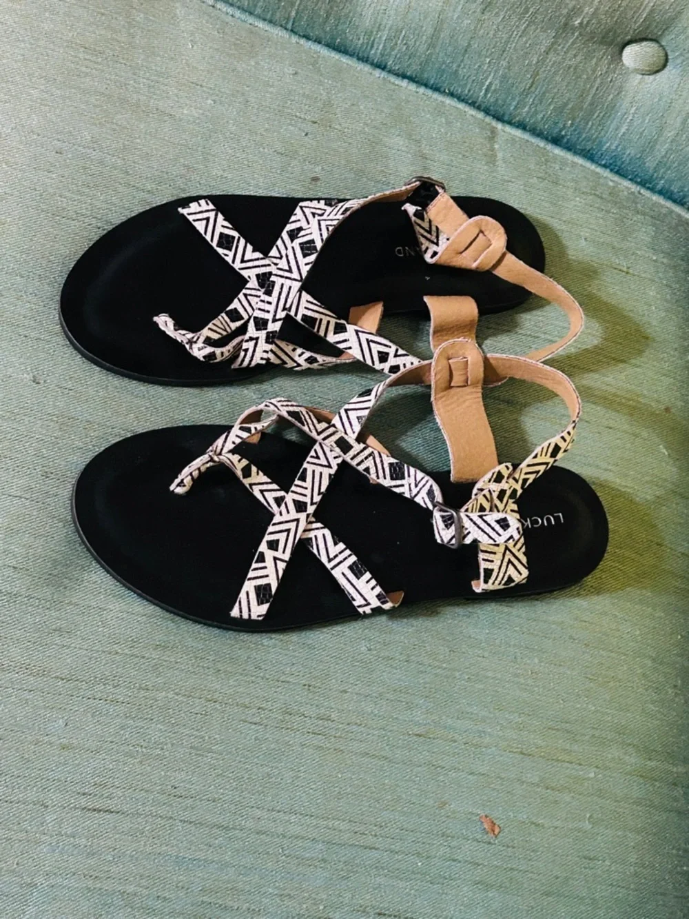Lucky Brand Geometric Black & White Strapped Sandals New without tags